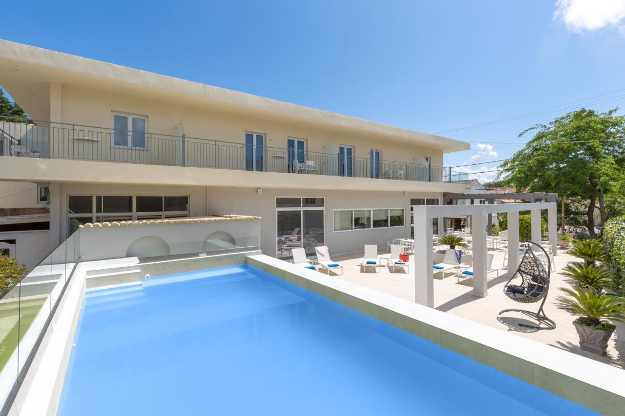 Melina Oasis Boutique Hotel Kassiopi Buitenkant foto